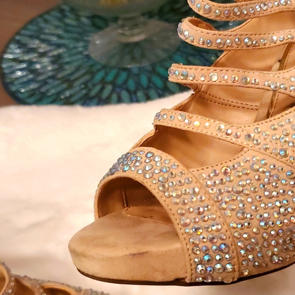 Gianni Bini Strappy Peep Toe Ankle heels size 5.5 M - Picture 5 of 7